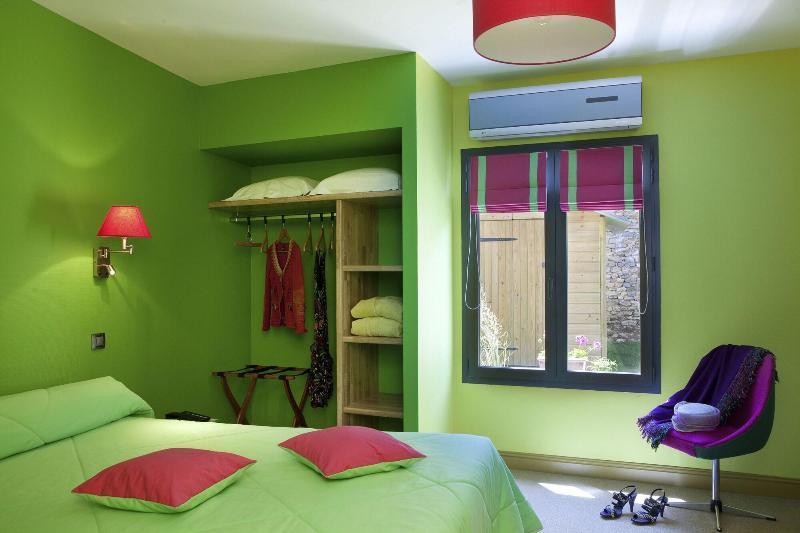 Logis Hotel O En Couleur Oucques-la-Nouvelle المظهر الخارجي الصورة