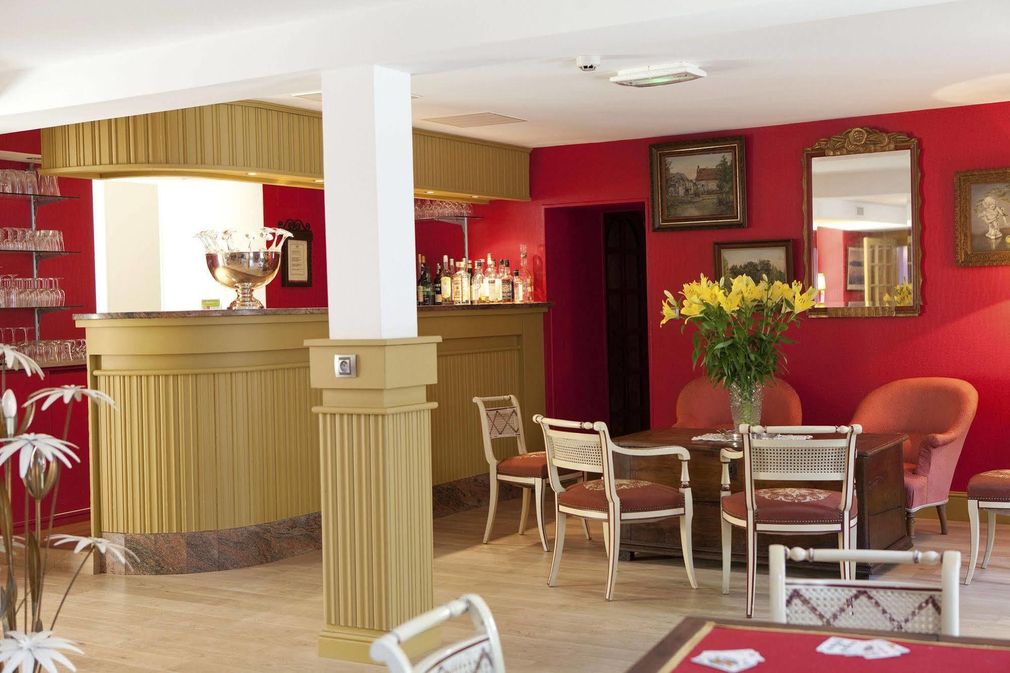 Logis Hotel O En Couleur Oucques-la-Nouvelle المظهر الخارجي الصورة