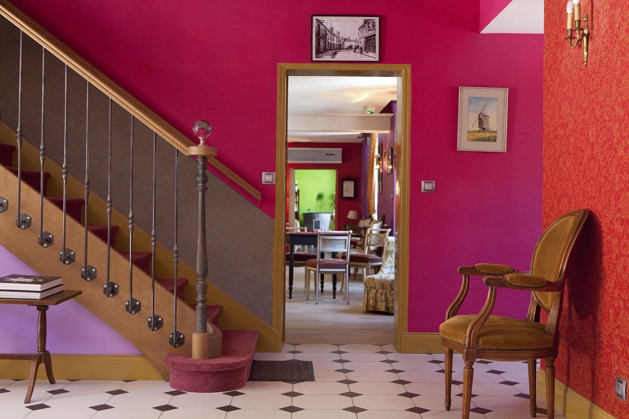 Logis Hotel O En Couleur Oucques-la-Nouvelle المظهر الخارجي الصورة